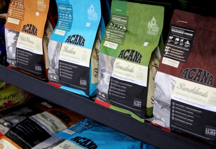 Обзор кормов для кошек Acana