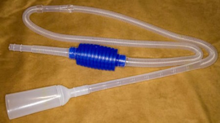 Выбираем сифон для аквариума: какой лучше?